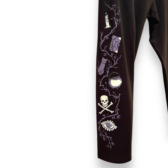 Torrid 1 (1X 14/16) Disney Hocus Pocus Binx Skull X Bones Black Crop Leggings - Picture 2 of 5